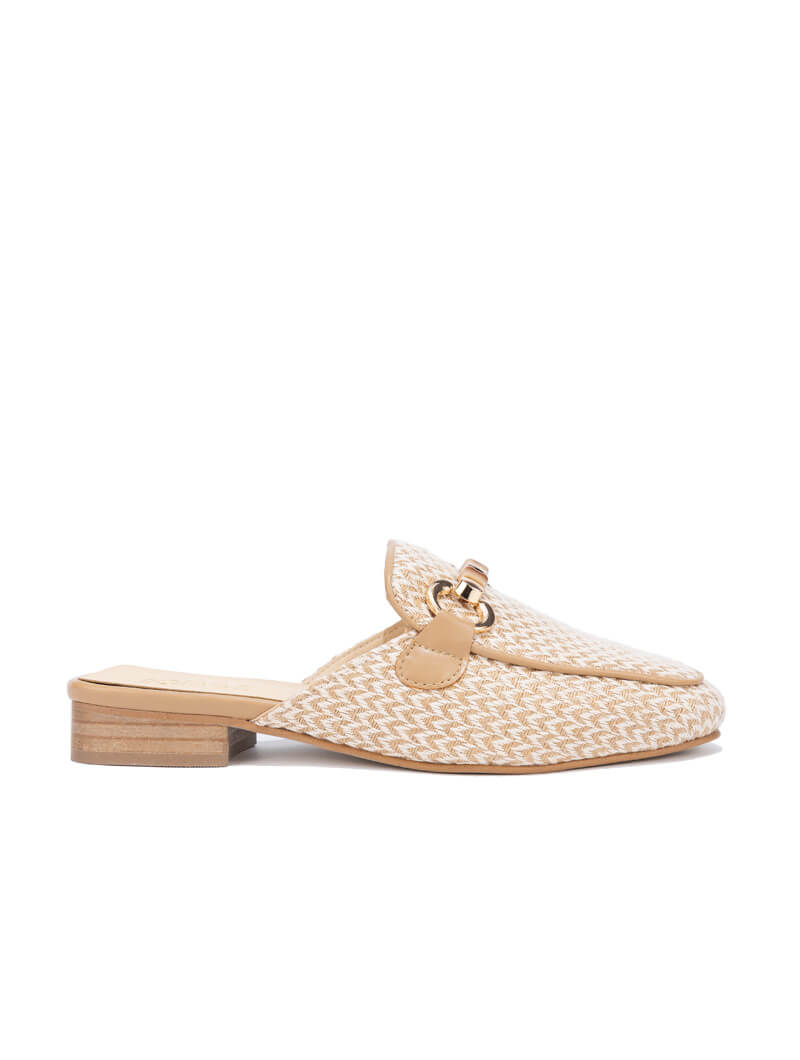 Mules plates à boucle